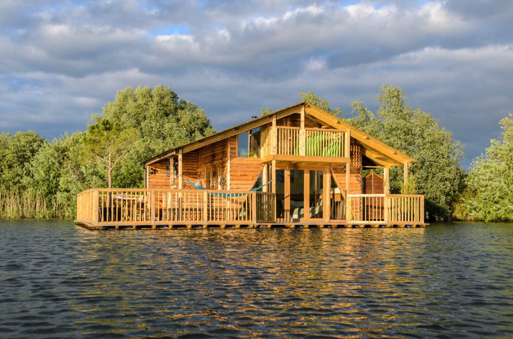 Glamping Chigborough Farm and Fisheries
